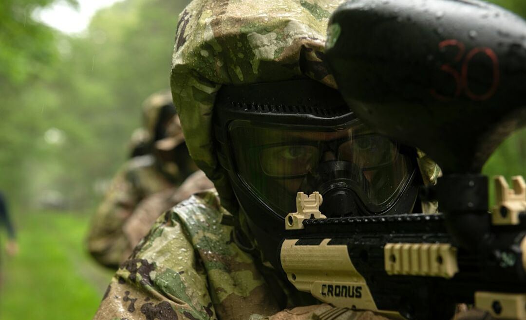 Le paintball est-il dangereux ? La vérité expliquée aux parents